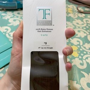 TF tape in extensions level #5 brown. 💯 remy hair